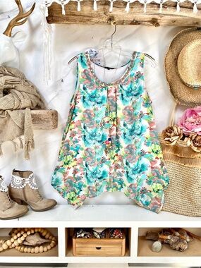 Breezy Bejeweled floral flowy boho blouse w shabby chic resort vacay vibe